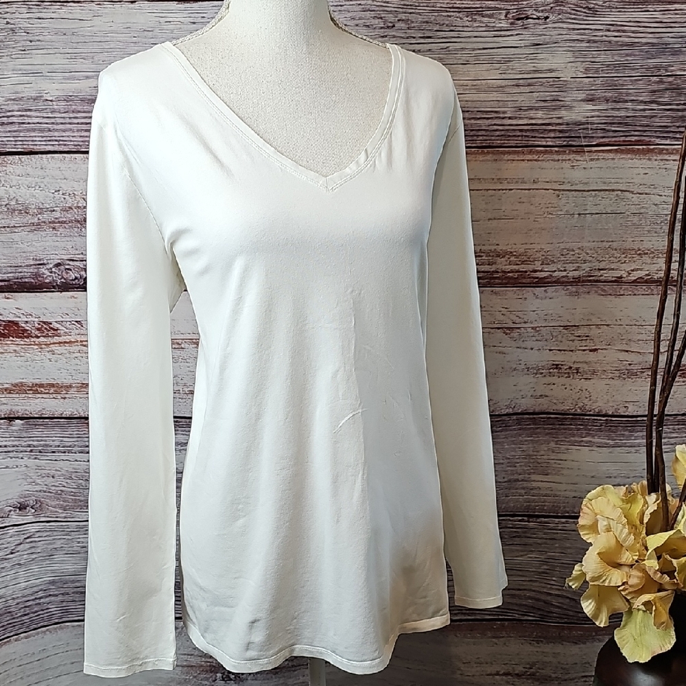 LANE BRYANT CLASSIC WHITE LONG SLEEVE V-NECK PULLOVER TEE